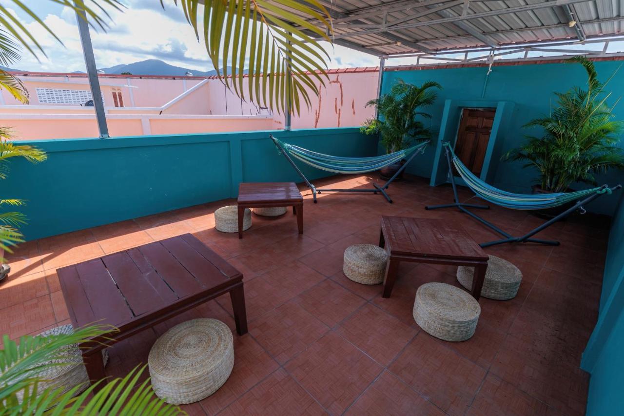 A Pousada House Of Happiness Thongsala Exterior foto
